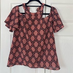 🌸 3 for $12 Women’s Cold Shoulder Top Size Small